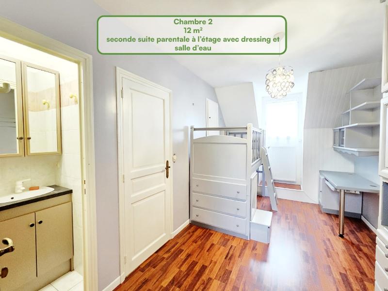 Pavillon - 140 m² - 7 pièces