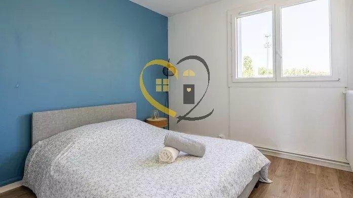 Appartement - 99 m² - 5 pièces