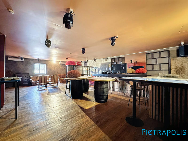 Immeuble - 1 394 m²