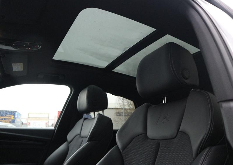 Audi Q5 Sportback 55 TFSIe 367 s-Line Hybride Rechargeable / Toit Ouvrant Attache Remorque Camera de Recul Affichage Tete Haute Coffre Elec B&amp;O