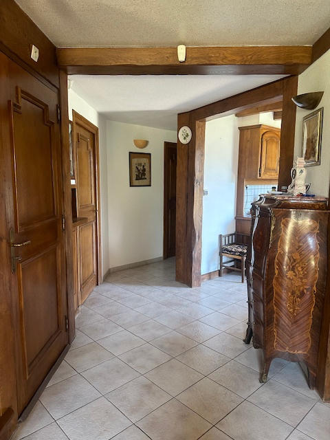 Villa - 197 m² - 9 pièces