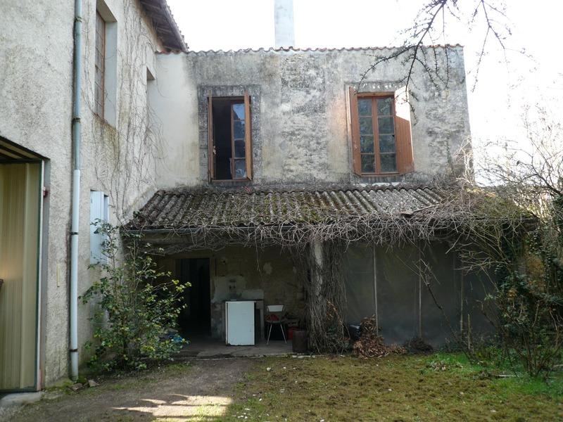 Corps de ferme - 145 m² - 9 pièces