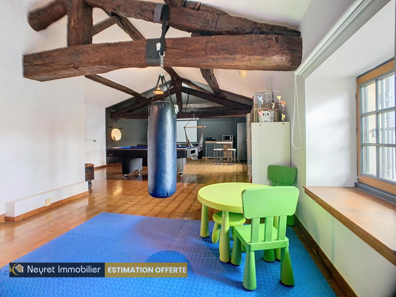 Maison - 250 m² - 7 pièces