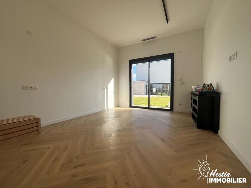 Propriété - 242 m² - 6 pièces