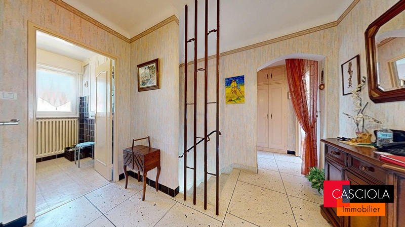 Maison traditionnelle - 104 m² - 5 pièces