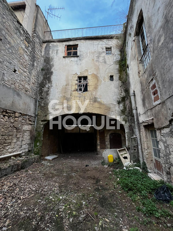 Maison - 300 m² - 12 pièces