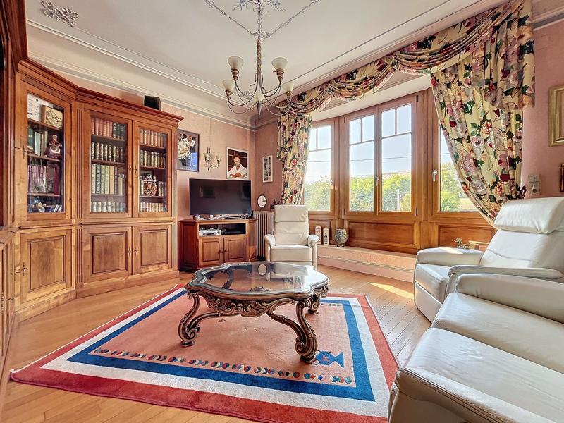 Maison ancienne - 201 m² - 8 pièces