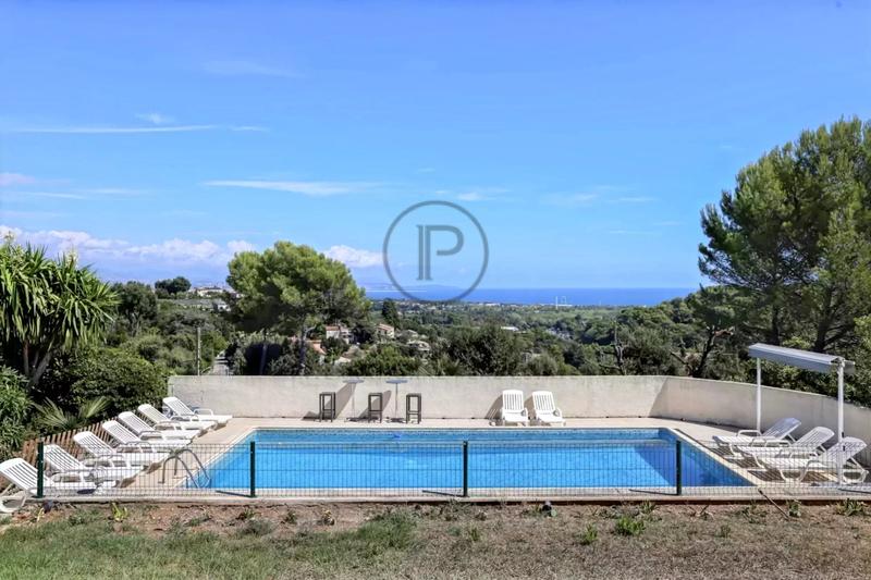 Villa - 350 m² - 9 pièces
