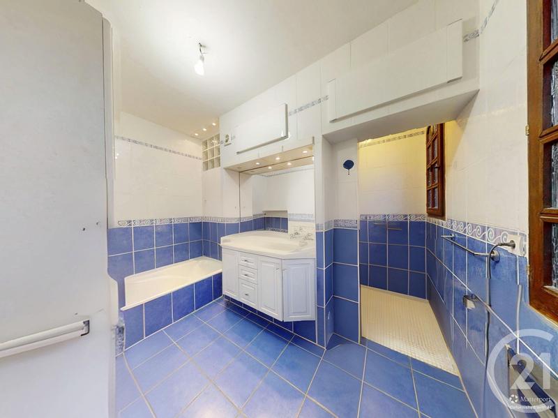 Maison - 248 m² - 7 pièces