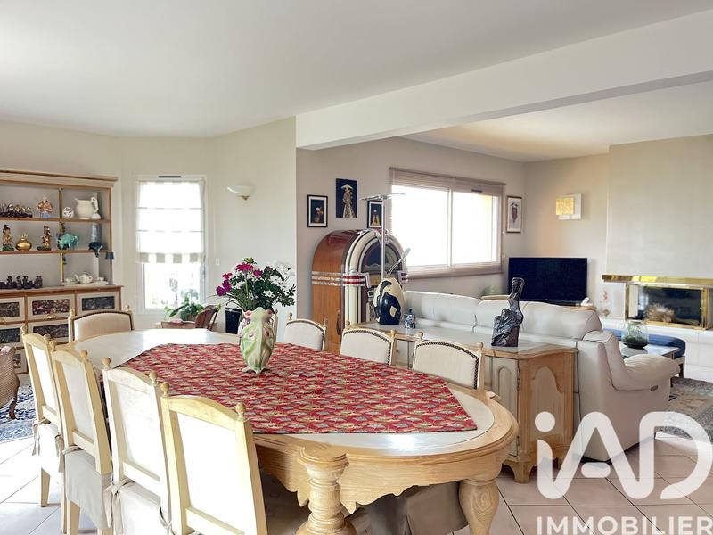 Maison - 196 m² - 7 pièces