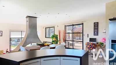 Maison - 190 m² - 7 pièces