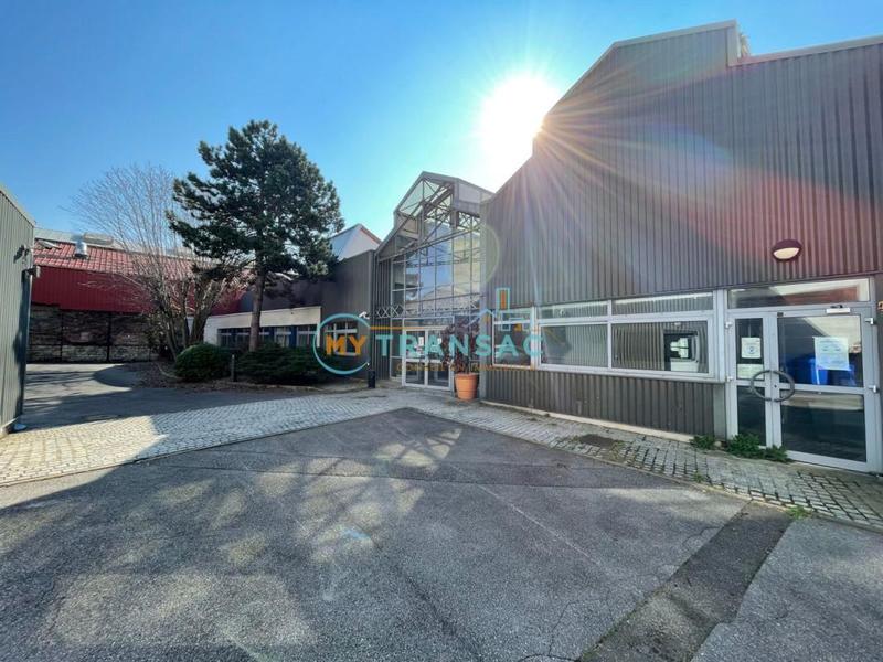 Local d'activité / Entrepôt - 3 085 m²