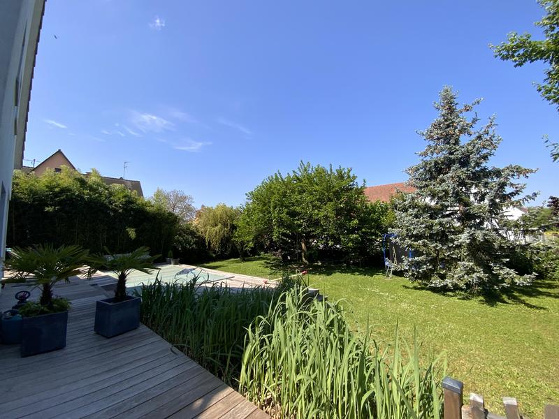 Maison d'architecte - 208 m² - 6 pièces