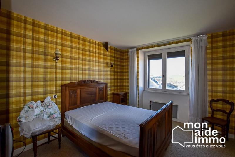 Maison traditionnelle - 240 m² - 9 pièces