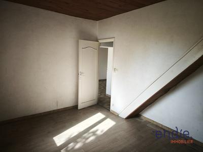 Maison - 233 m² - 10 pièces