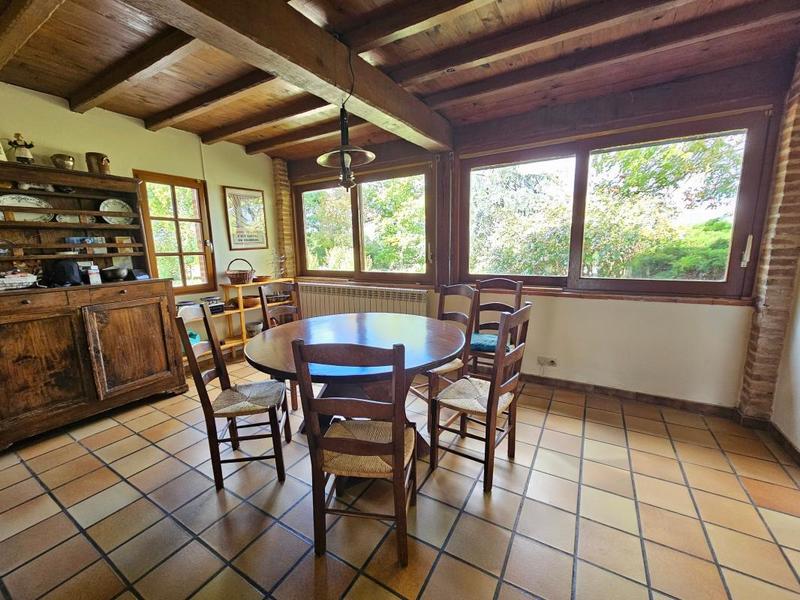 Maison - 251 m² - 6 pièces