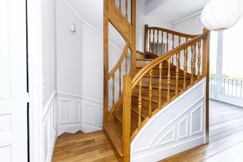 Maison - 213 m² - 7 pièces