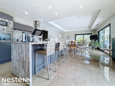 Maison - 122 m² - 5 pièces