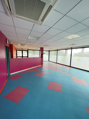 Local commercial - 145 m²