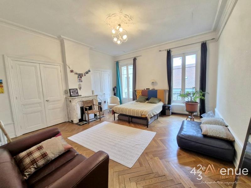 Appartement - 159 m² - 4 pièces