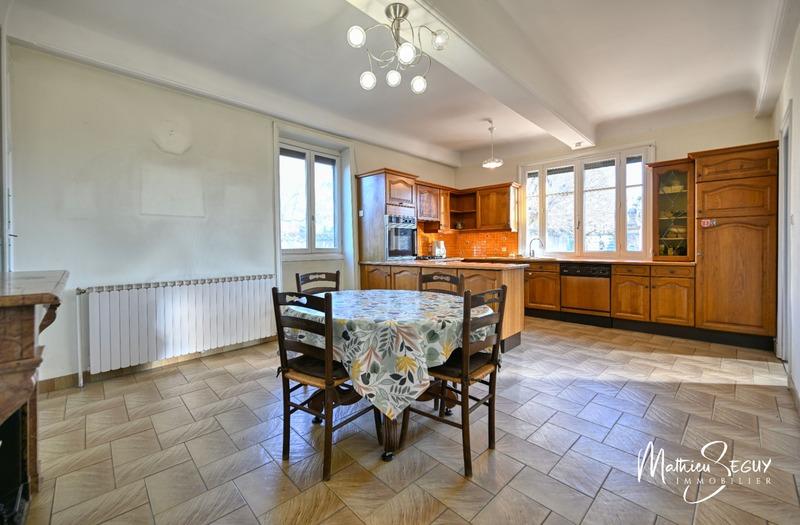 Maison - 162 m² - 8 pièces