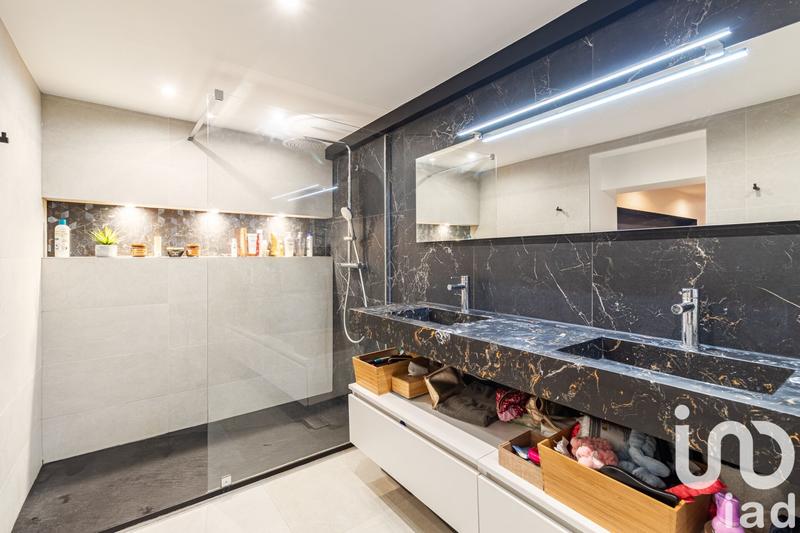 Maison - 170 m² - 7 pièces