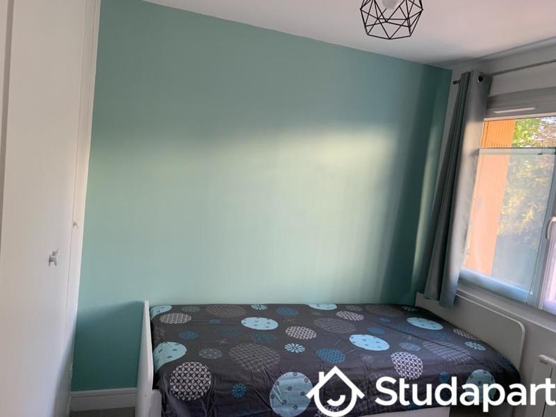 Chambre - 10 m² - 1 pièce