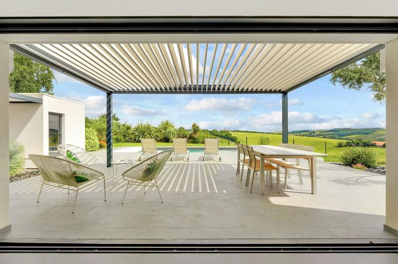 Maison contemporaine - 262 m² - 7 pièces