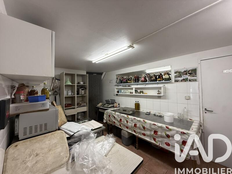 Maison - 208 m² - 9 pièces