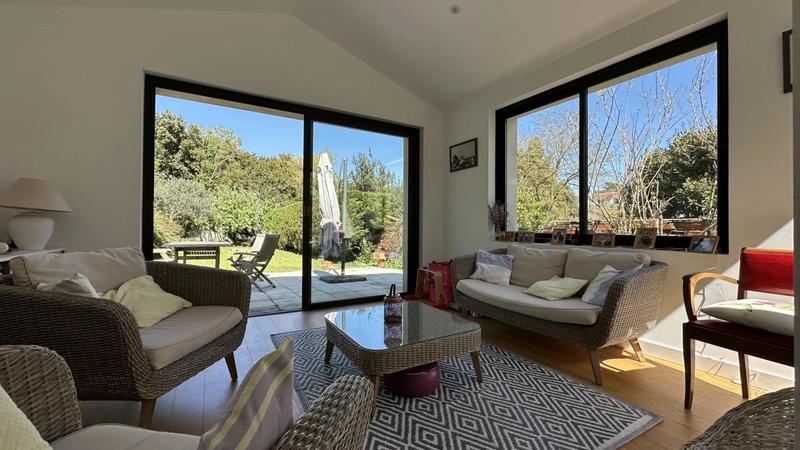 Propriété - 190 m² - 7 pièces