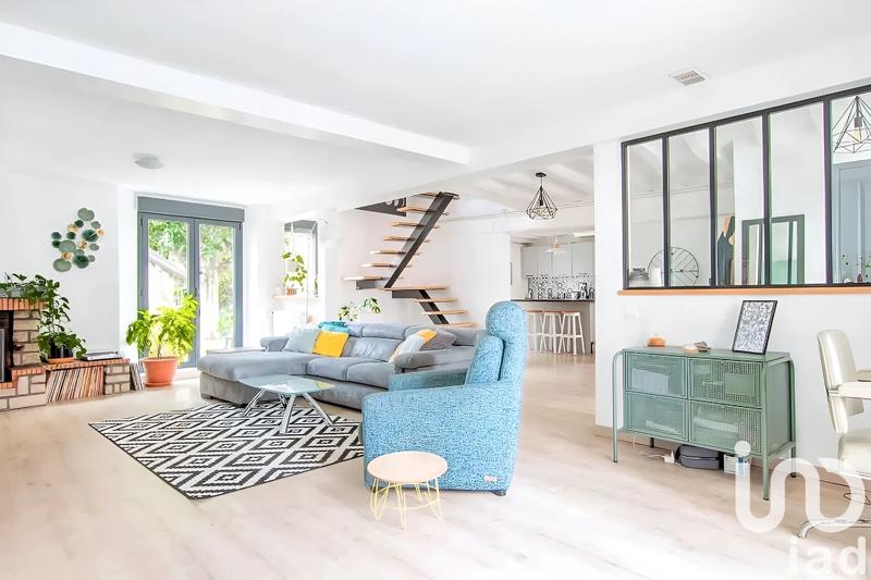 Maison - 190 m² - 8 pièces