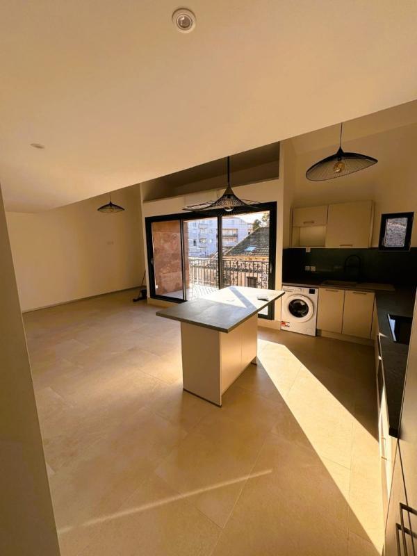 Appartement - 110 m² - 4 pièces