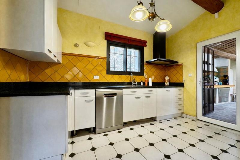 Maison - 175 m² - 6 pièces