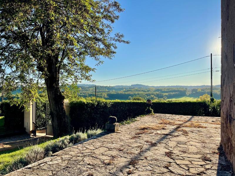 Maison - 253 m² - 8 pièces