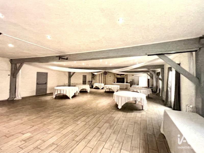 Local commercial - 301 m²