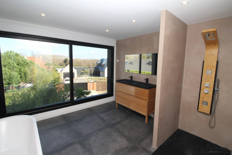 Maison - 174 m² - 6 pièces