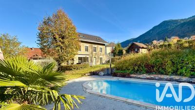 Maison - 168 m² - 6 pièces