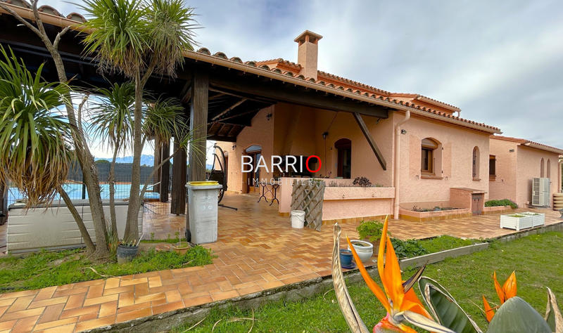 Villa - 226 m² - 8 pièces