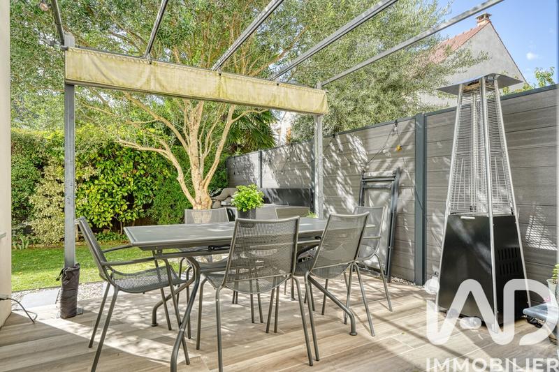 Maison - 180 m² - 8 pièces