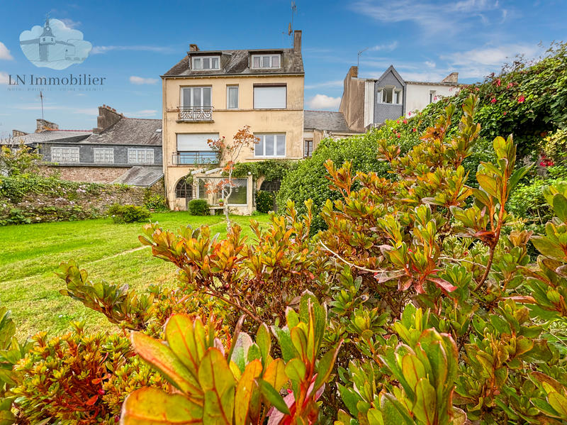 Maison - 189 m² - 9 pièces