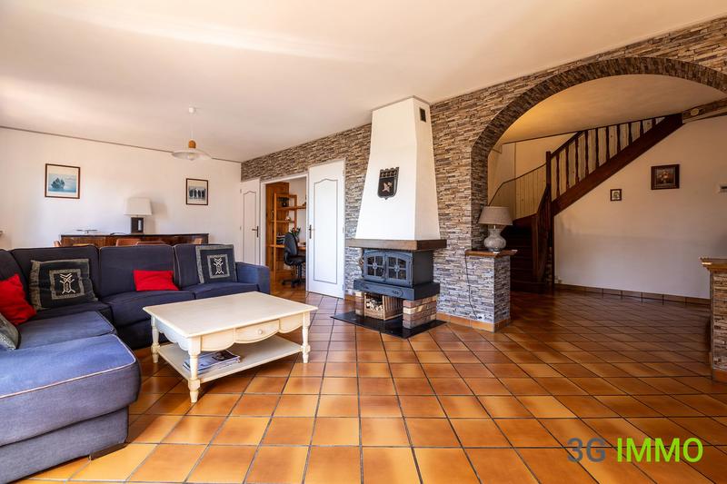 Maison traditionnelle - 140 m² - 7 pièces