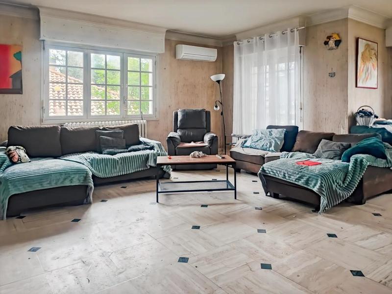 Maison - 252 m² - 7 pièces