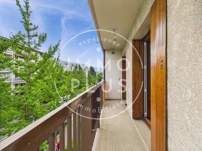 Appartement - 92 m² - 3 pièces