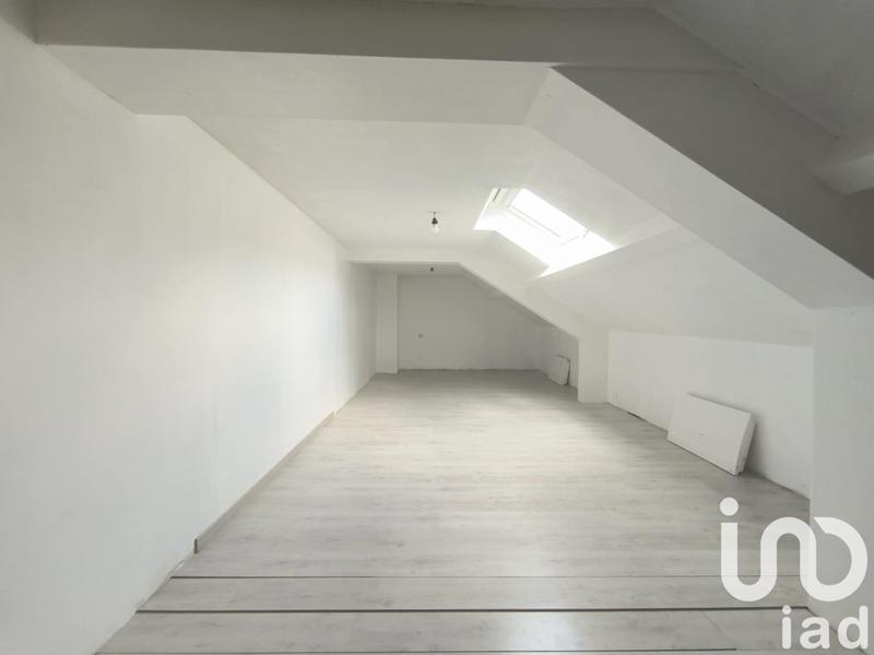 Maison - 230 m² - 9 pièces