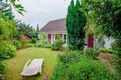 Pavillon - 180 m² - 7 pièces