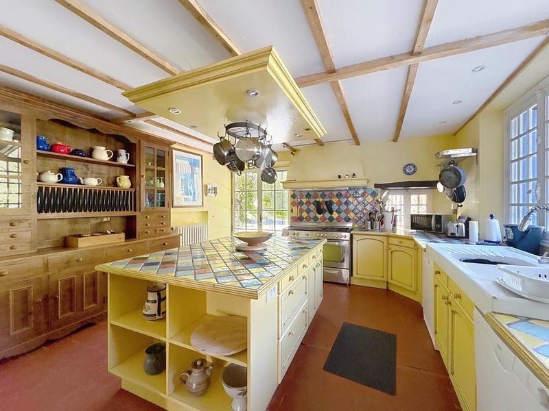 Maison - 463 m² - 19 pièces