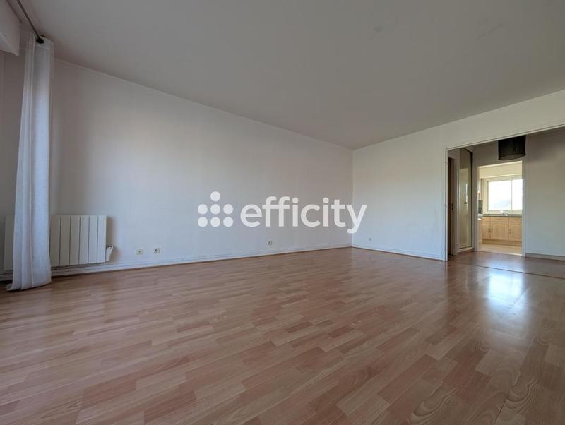 Appartement - 92 m² - 5 pièces
