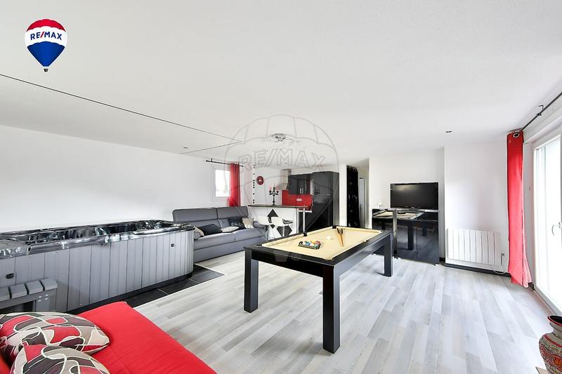 Maison - 137 m² - 6 pièces