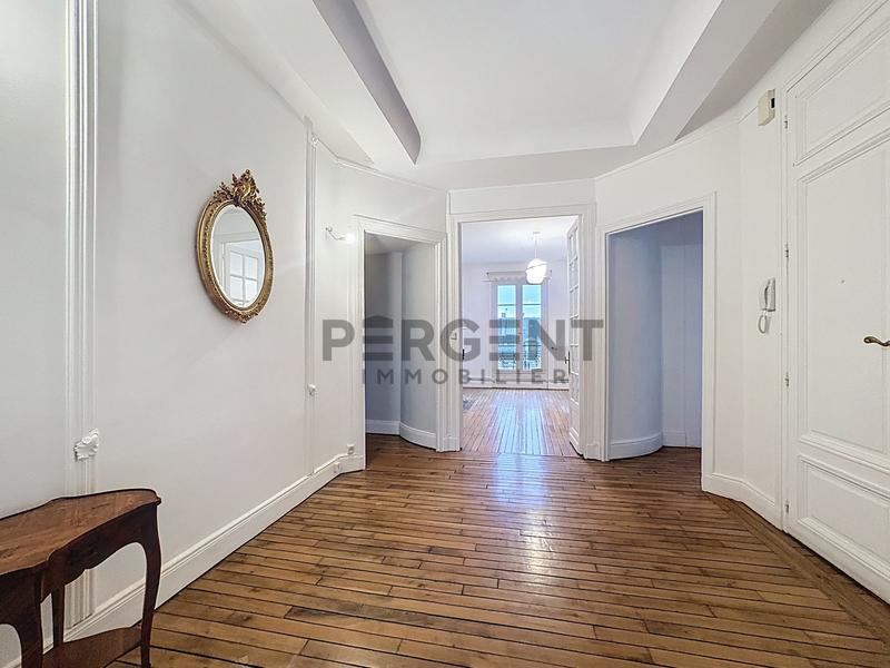 Appartement - 138 m² - 5 pièces
