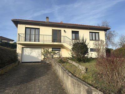 Maison - 90 m² - 4 pièces